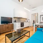 Cute Apt With The Terrace And Ac And Free Garage