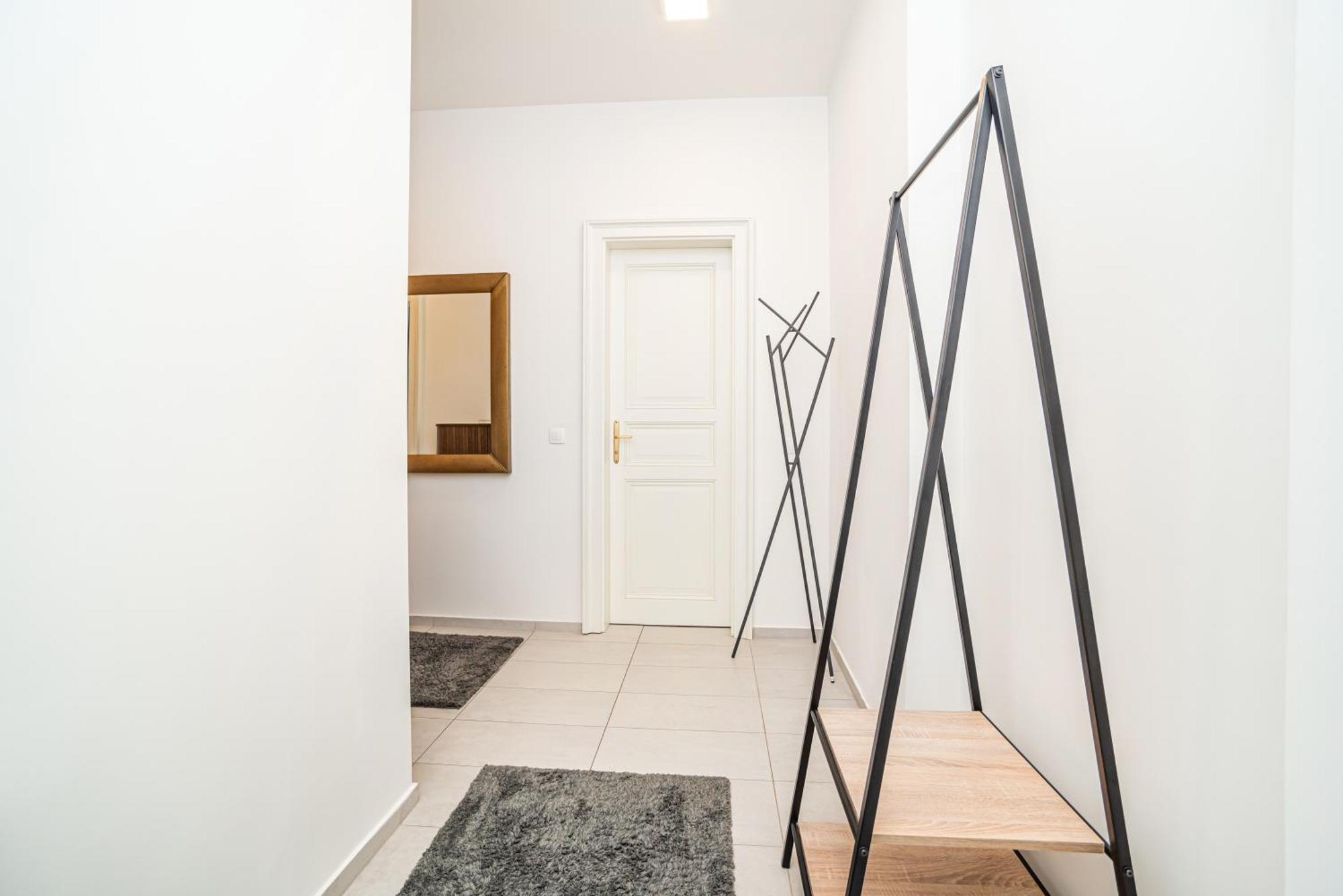 Cute With The Terrace And Ac Apartamento Praga