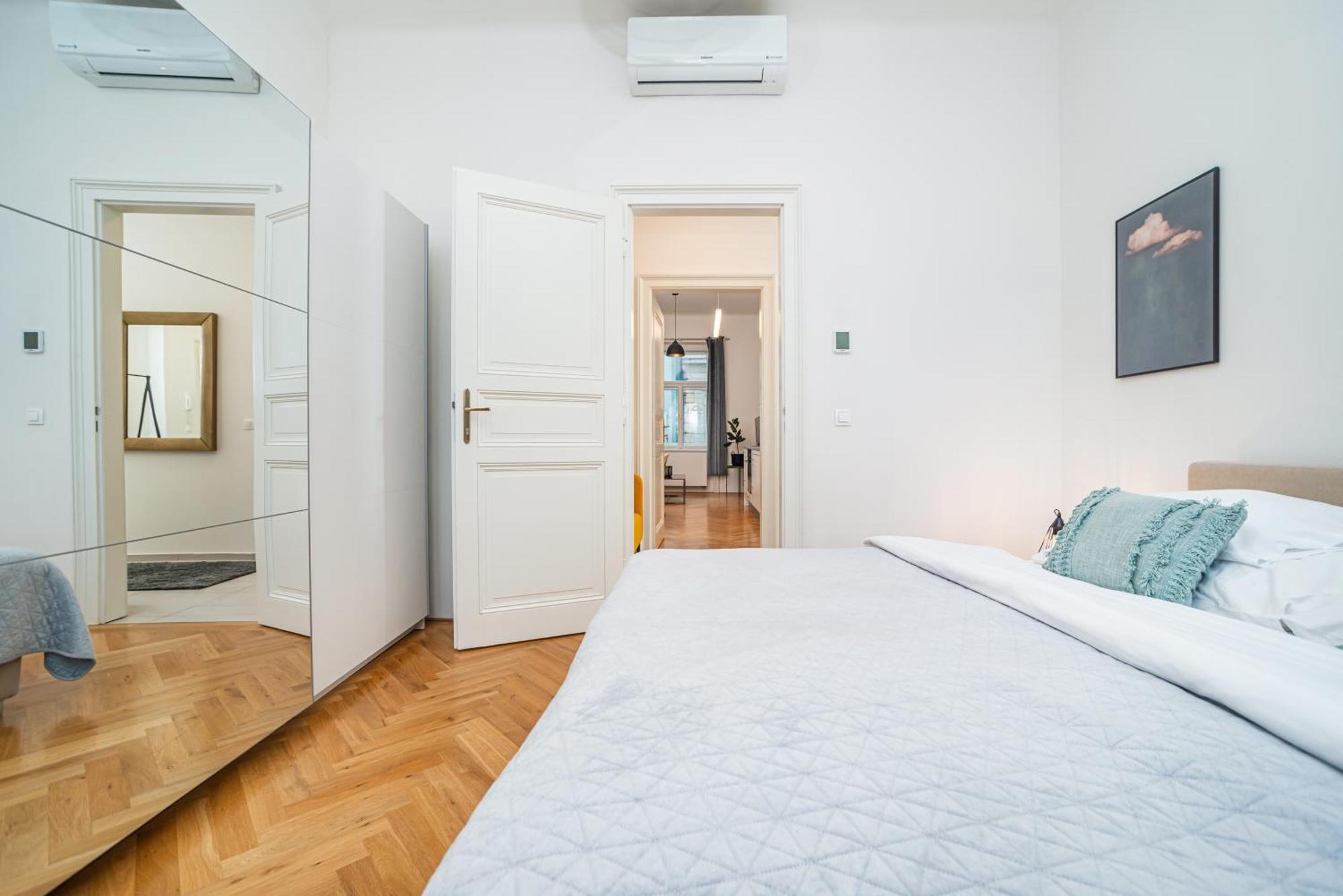 Cute With The Terrace And Ac Apartament
